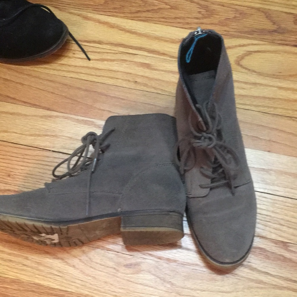 Steve Madden gray suede ankle boots